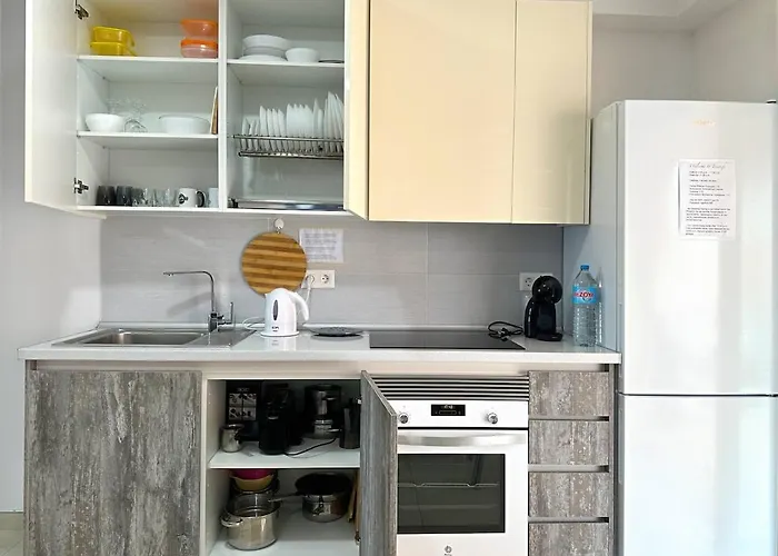 Sunny Luxury On Panoramic Pool Apartman