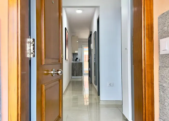 Sunny Luxury On Panoramic Pool